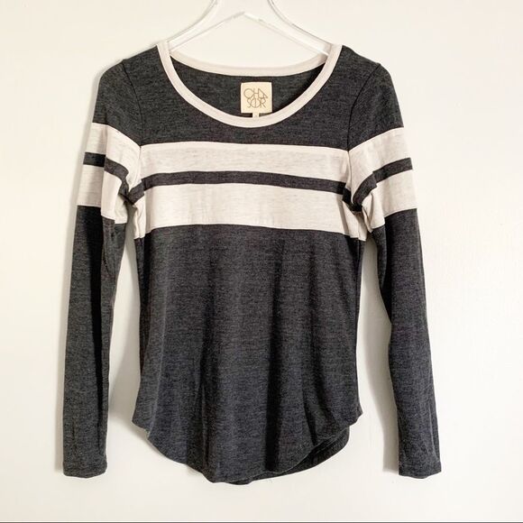 CHASER Blocked Long Sleeve Shirttail Crewneck Tee Small - Picture 3 of 11